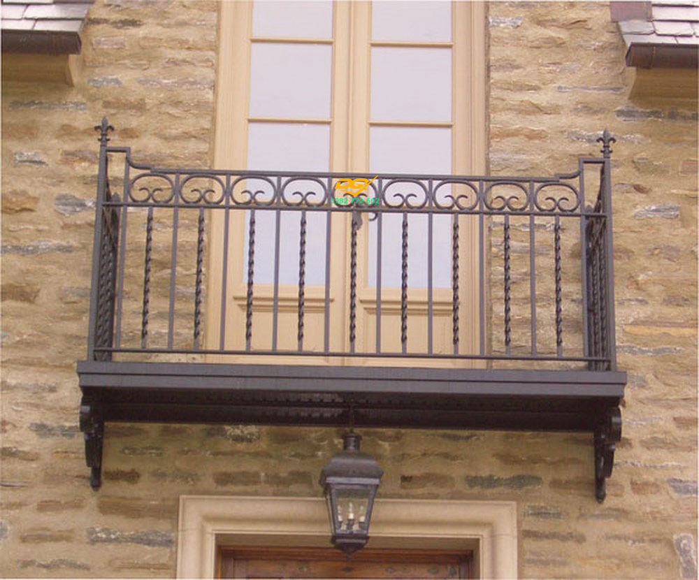 Ban Công Nhà Phố